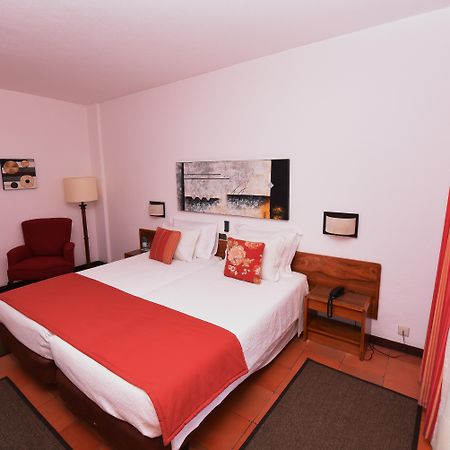 Praia Da Lota Resort - Beachfront Hotel Manta Rota Zewnętrze zdjęcie
