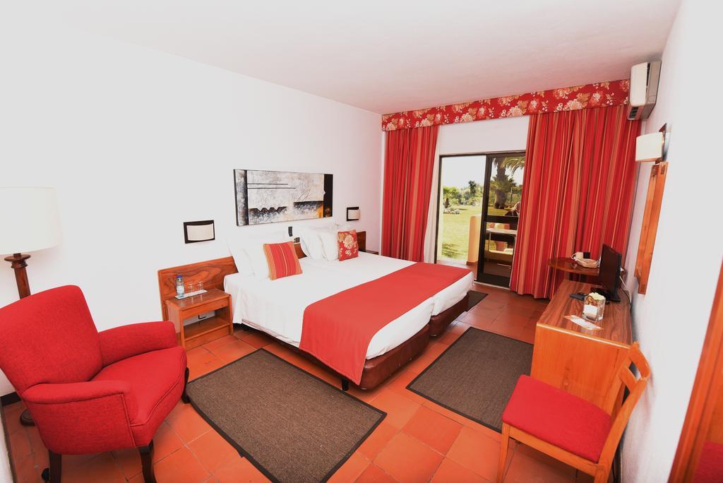 Praia Da Lota Resort - Beachfront Hotel Manta Rota Zewnętrze zdjęcie