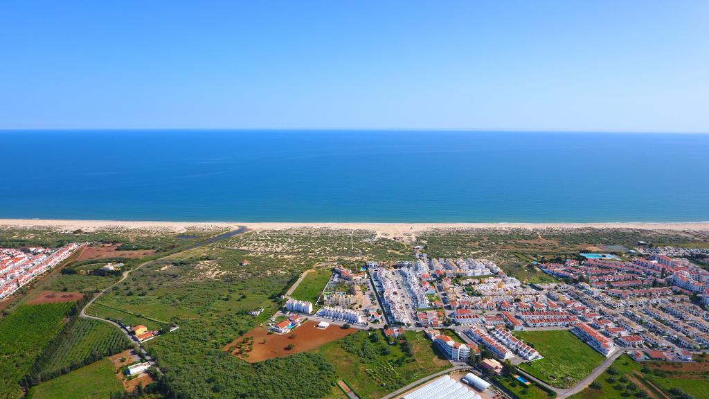 Praia Da Lota Resort - Beachfront Hotel Manta Rota Zewnętrze zdjęcie