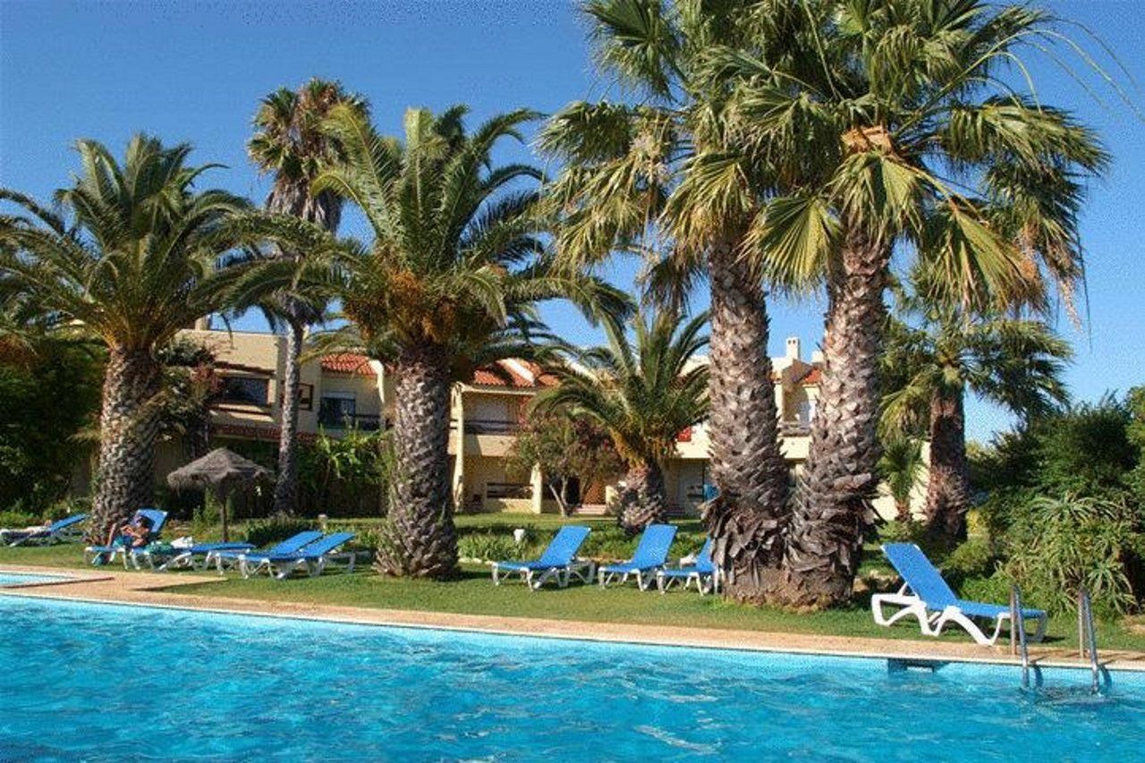 Praia Da Lota Resort - Beachfront Hotel Manta Rota Zewnętrze zdjęcie