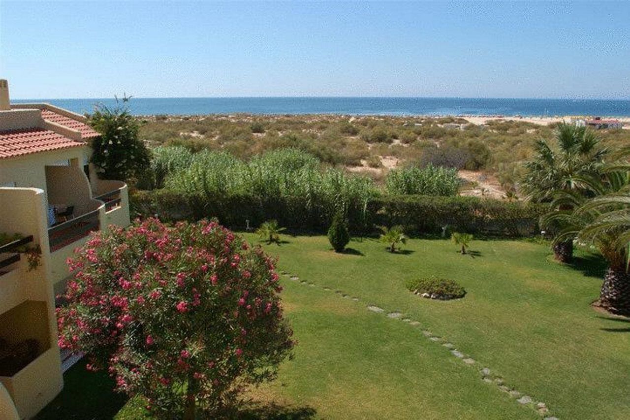Praia Da Lota Resort - Beachfront Hotel Manta Rota Zewnętrze zdjęcie
