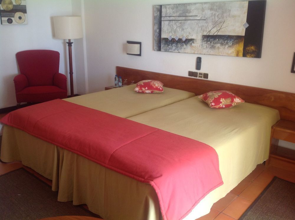 Praia Da Lota Resort - Beachfront Hotel Manta Rota Zewnętrze zdjęcie